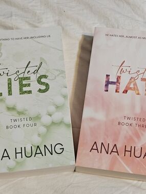 Twisted Series Books- Set Of 2 - (Book 3 And 4) By Anna Huang ROMANCE